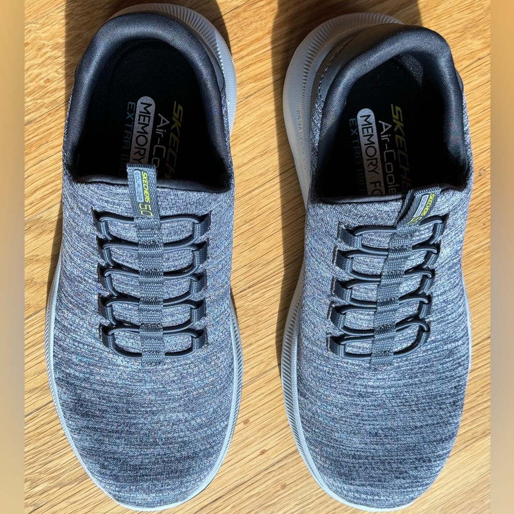 Skechers Equalizer 5.0- AirCooled Memory Foam, stretch fit, size 7 XW gray